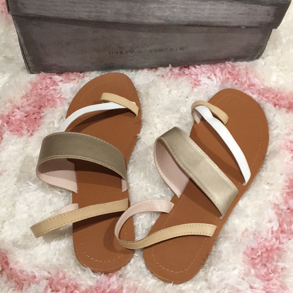 Women’s sz 6 sandals